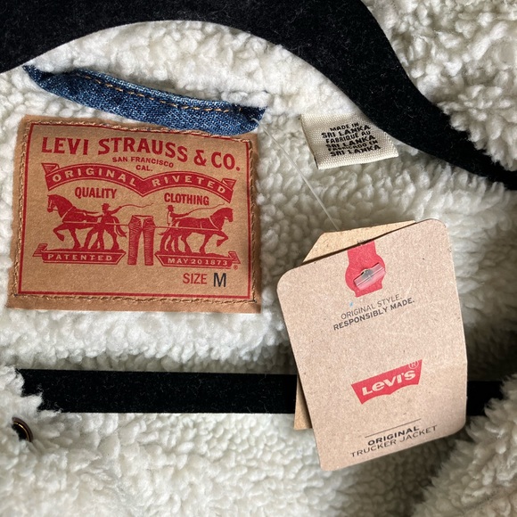 Levi's Blue Jean Jacket with White Sherpa Lining - Picture 3 of 4